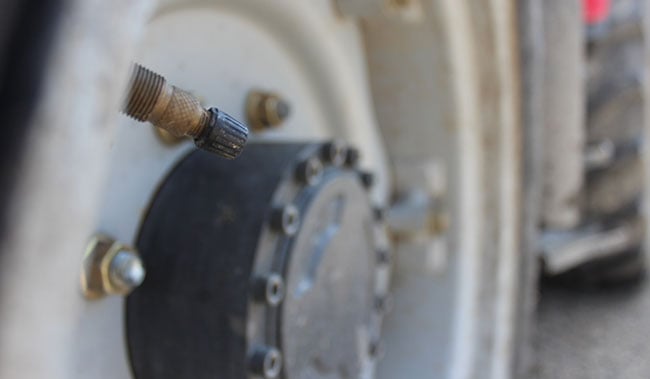 La pressione errata degli pneumatici da trattore riduce la produttività